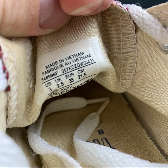 Youth Converse All Stars Size 3y - Picture 4 of 11